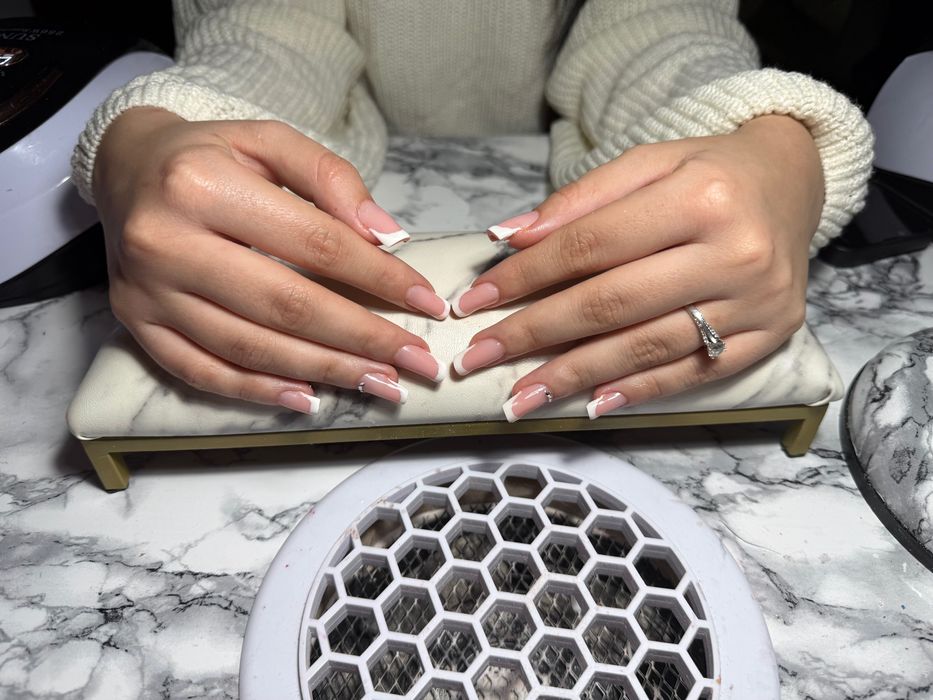 Unghii cu gel ,construcție sau ojă semipermanenta