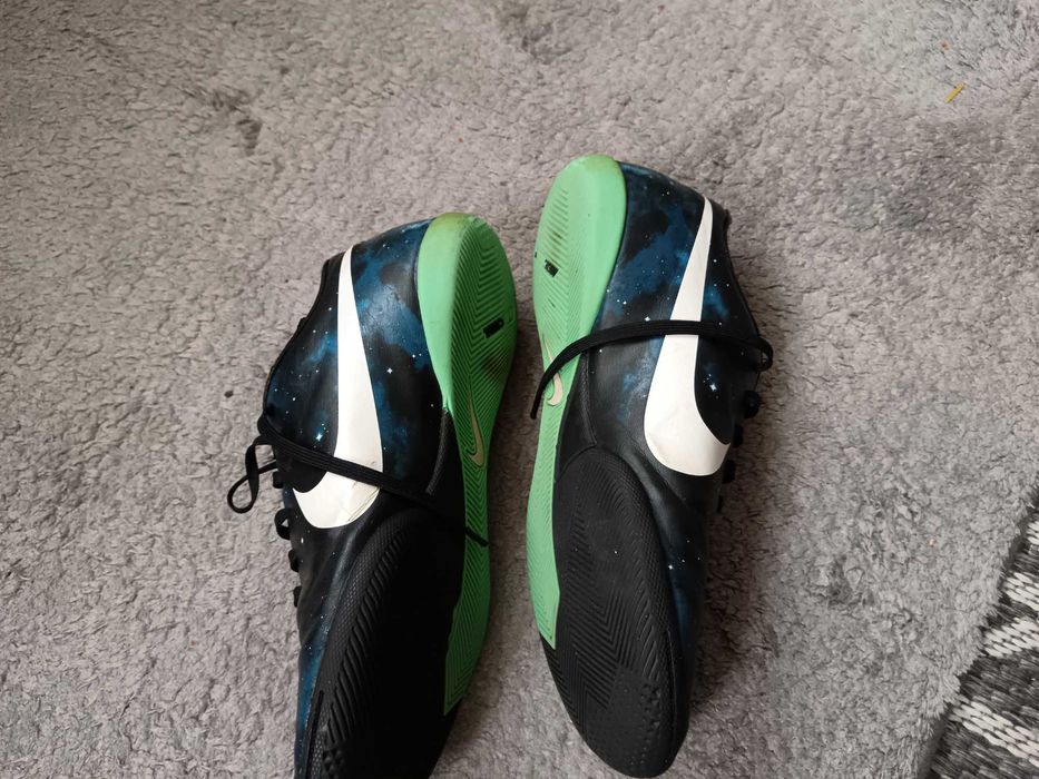 Adidași fotbal.mercurial CR7 ..mărimea 42.5