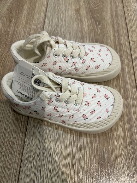 Продам кеды для девочек Зара