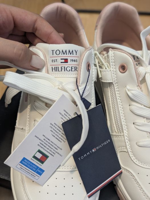 Tommy Hilfiger damă noi