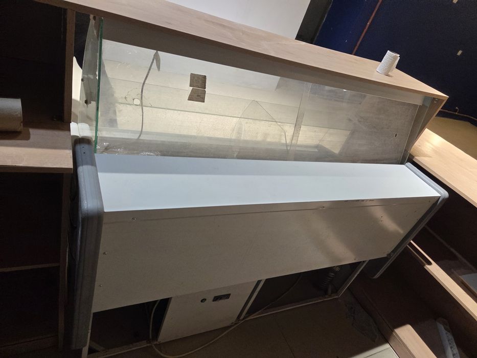 Витринный холодильник