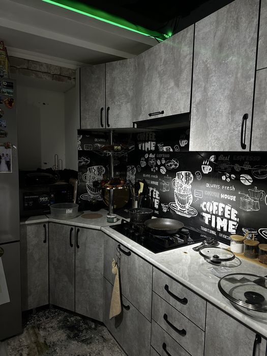 Кухня с прихожей