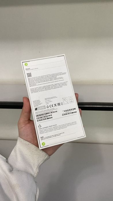 Продам новый айфон 17 запечатанный