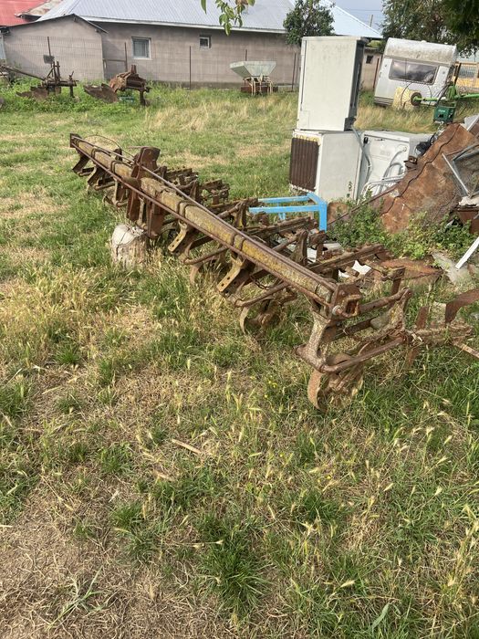 Tractor u650 cu utilaje