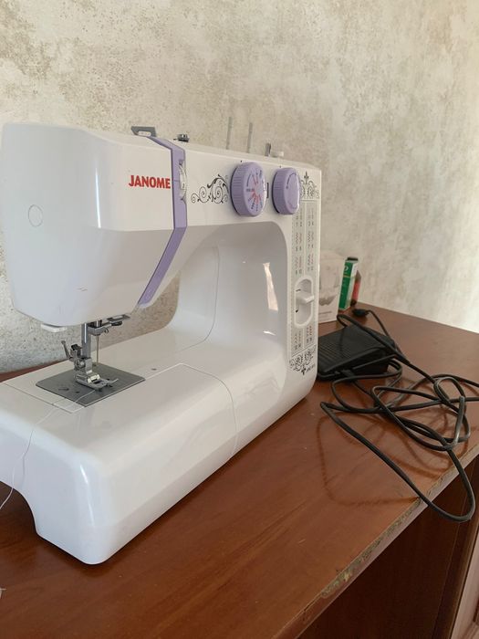 Швейная машина janome