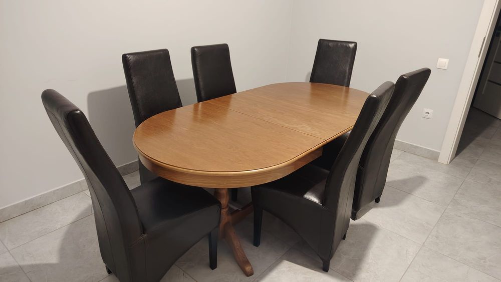 Masă lemn masiv de 8 persoane