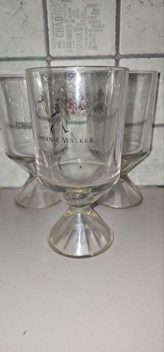 Три бокала под виски. Johnnie Walker 0.45 L