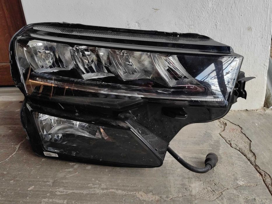 Фар Skoda Karoq LED Десен / Фар Шкода Карок 24г. Оригинален