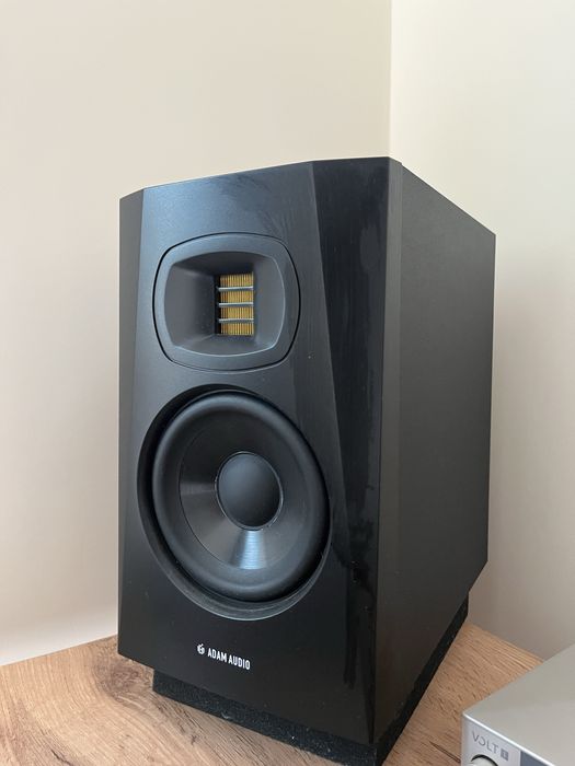 Студийные мониторы Adam T5V