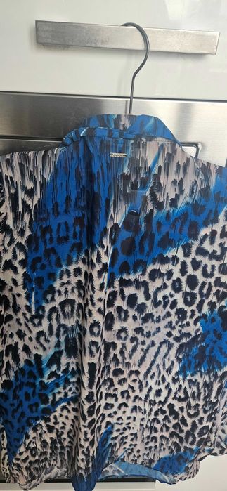 Риза Guess принт