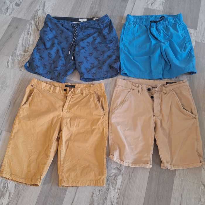 4 perechi de pantaloni scurți