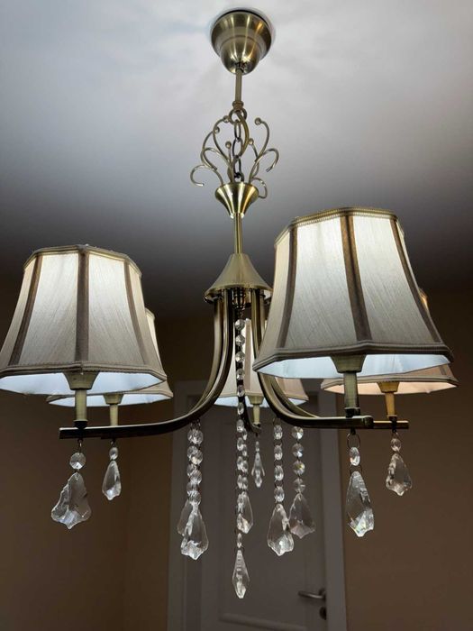 Комплект от полилей и 3 броя стенни лампи с ретро бутиков дизайн