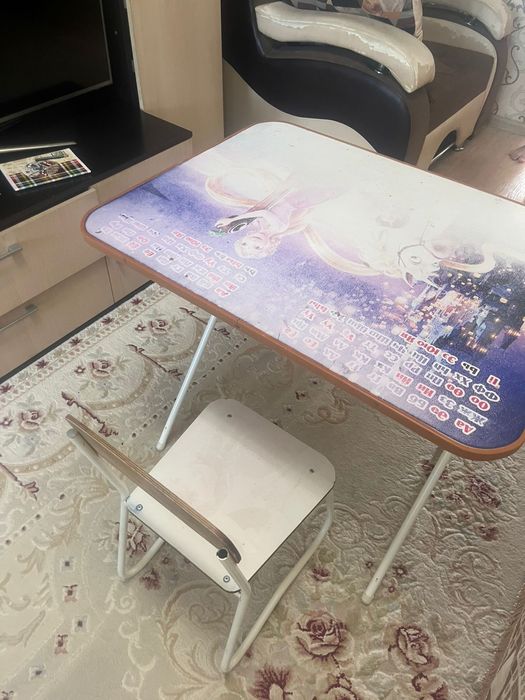 Продаю детский стол и стул