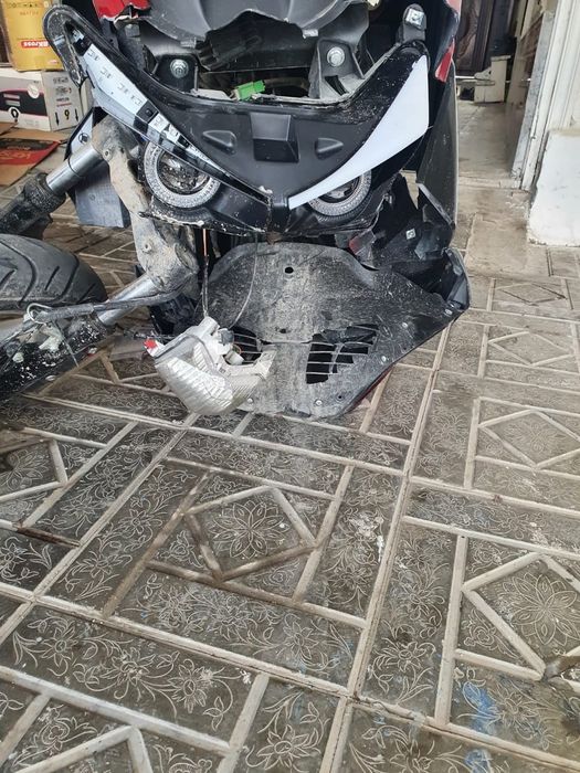 S max benzinli skuter srochni sotiladi