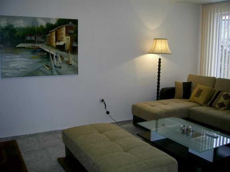 Продава се Тристаен апартамент в София, Оборище - 95 кв.м за 2579 €/кв.м - Снимка #2