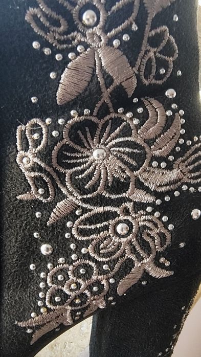 Дамски боти от естествен велур