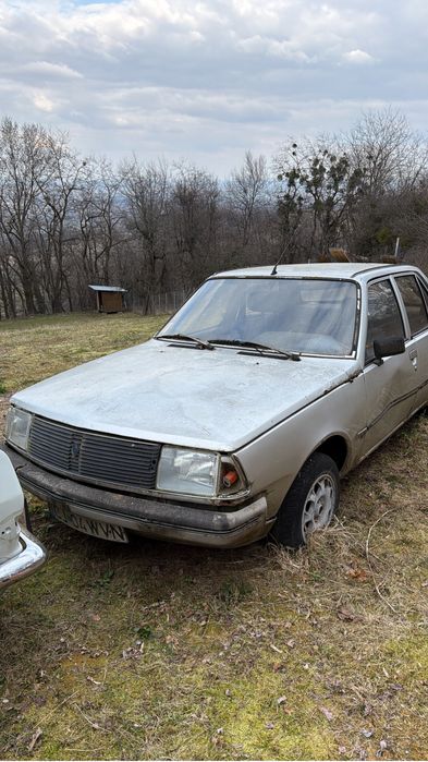 Dezmembrez Renault 18