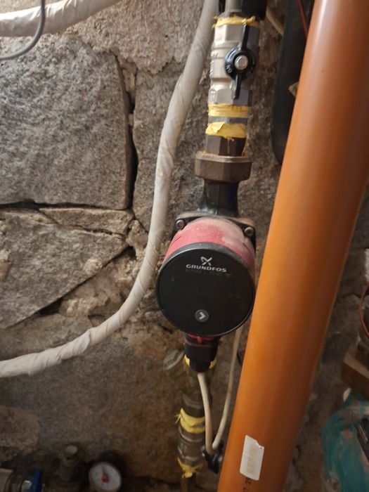 Продават се слънчеви панели за топла вода