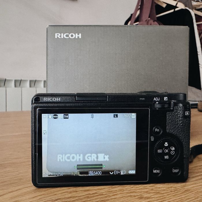 RICOH GR IIIx в mint състояние