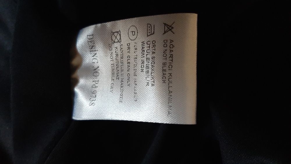 Rochie noua cu eticheta marimea 36  model deosebit