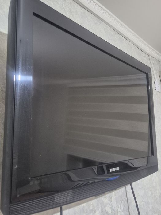 Продам телевизор 2 шт. Работает отличо