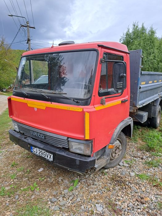 Vând Iveco basculabil