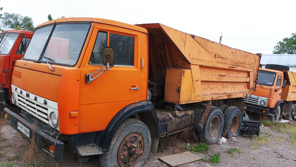Продам КАМАЗЫ длинномер и самосвал с прицепом!