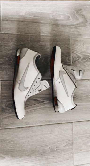 Кроссовки Nike