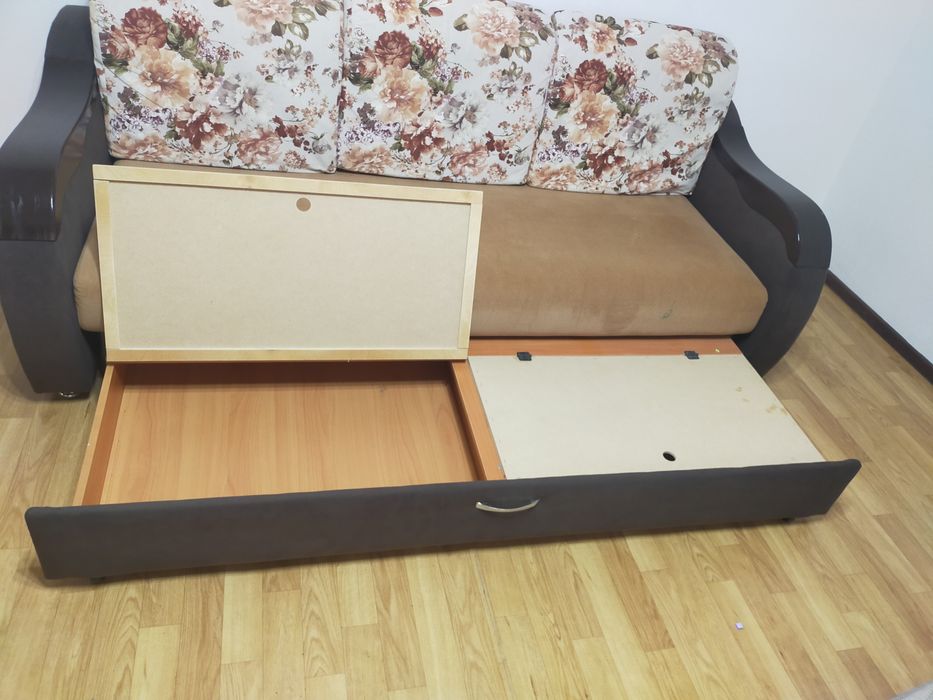 Диван 3 х местный зал