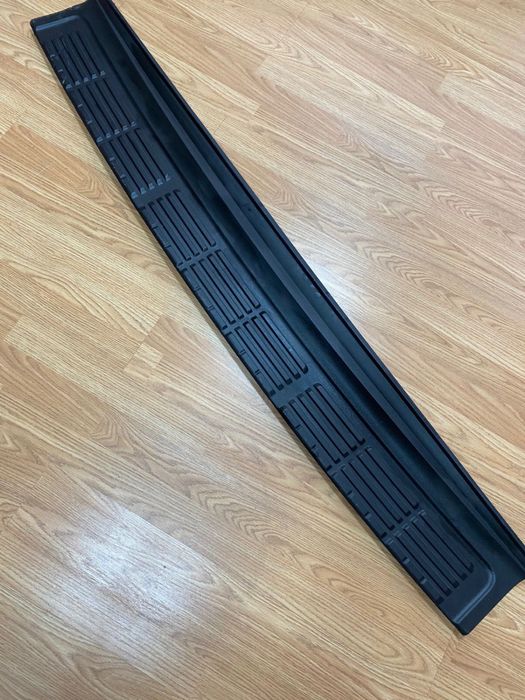 Продам накладку на задний бампер