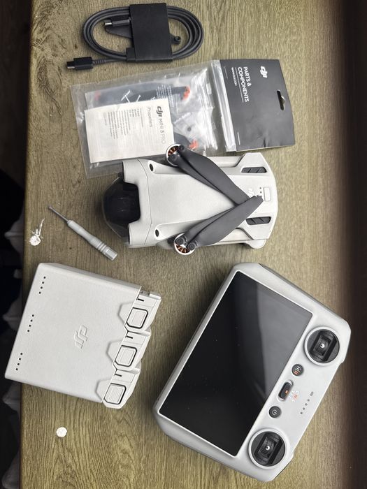 DJI mini 3 pro + DJI RC + Fly more kit plus