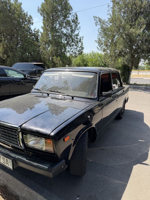 Lada vaz 2107 sotiladi
