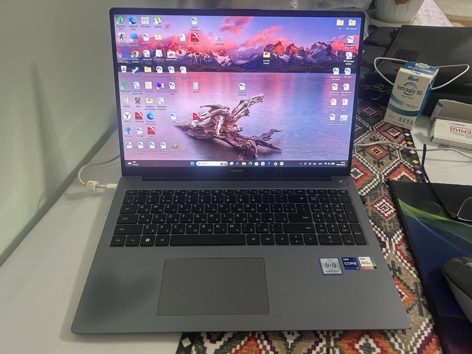 ноутбук  HUAWEI core i9