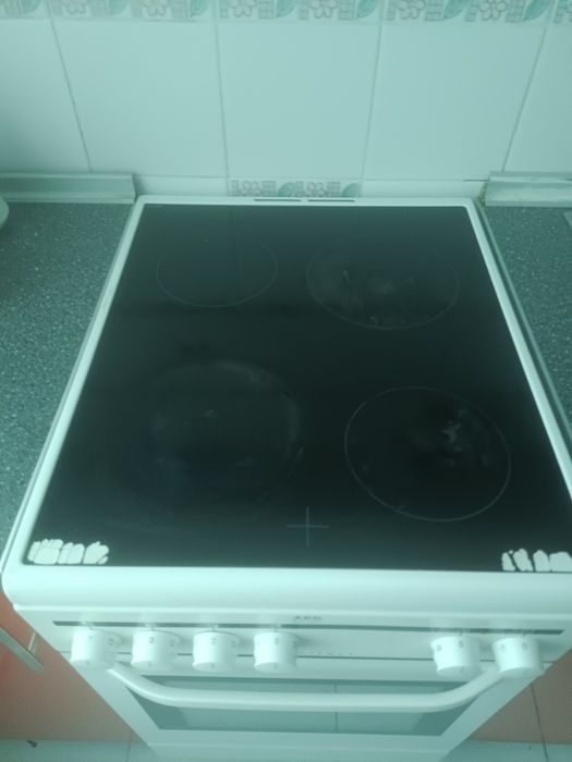 Продам электр.плиту с духовкой