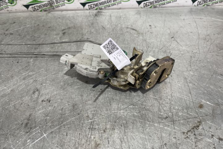 Broasca usa fata dreapta Nissan Terrano R20