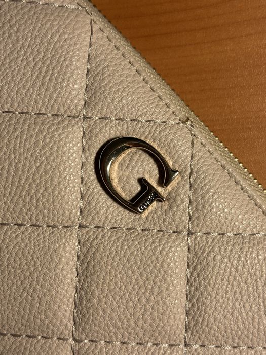 Дамско портмоне Guess