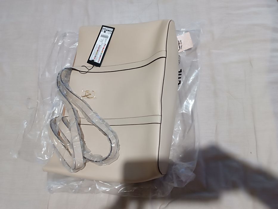 Дамска чанта   бежов цвят