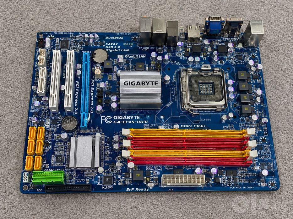 Материнская плата Gigabyte DDR2