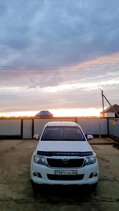 Продам машину Toyota hilux