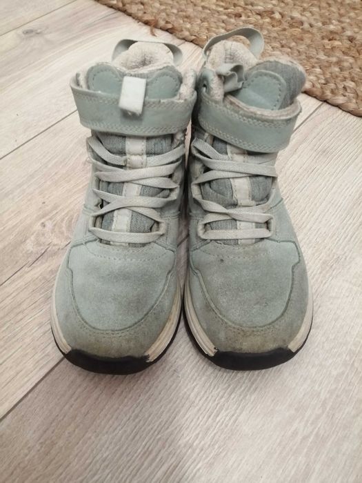 Детски обувки Decathlon - 30номер - 20лв.