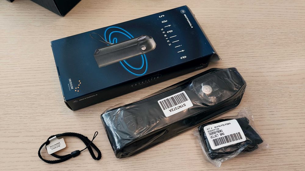 Motorola 9500 Iridium - Сателитен и GSM телефон 2в1