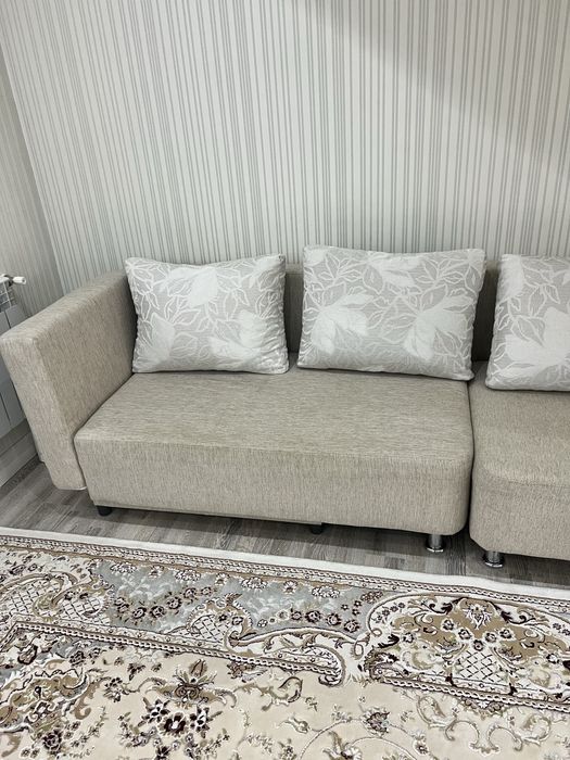 Диван для гостиной комнаты