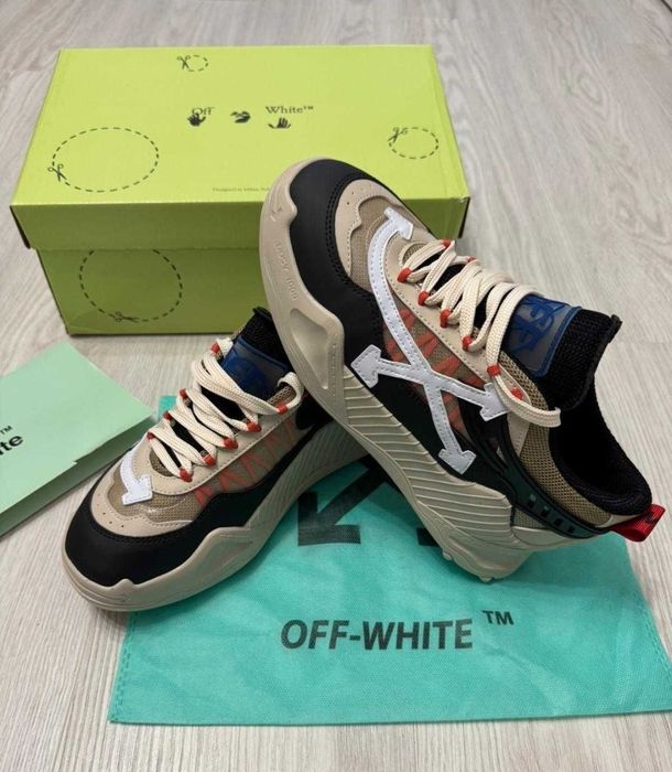 Off - white calitate