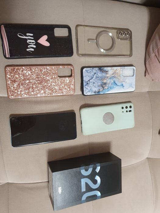 Продавам Samsung s20 plus