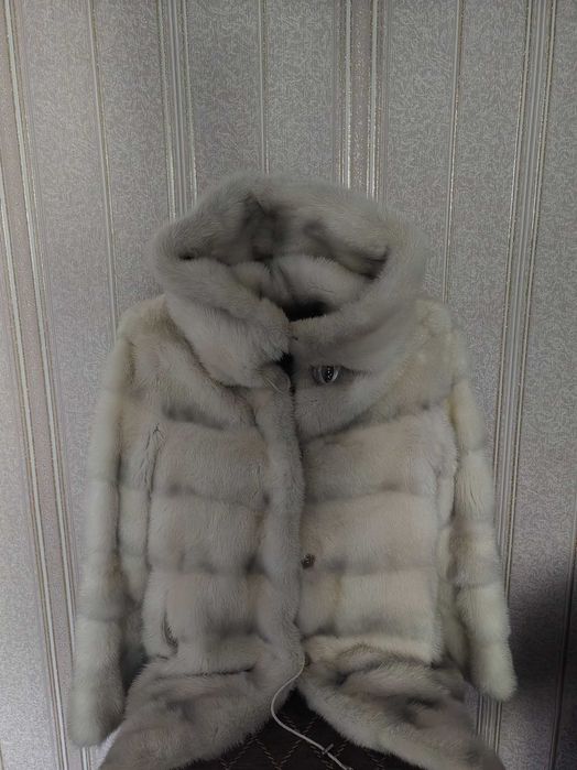 Продам норковую шубу