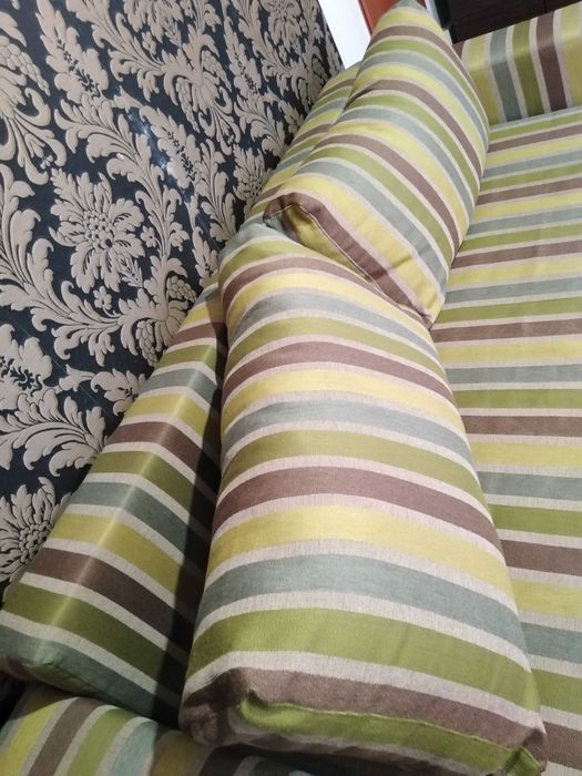 Canapea extensibilă și 2 fotolii