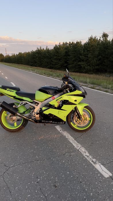 Продам kawasaki zx9r