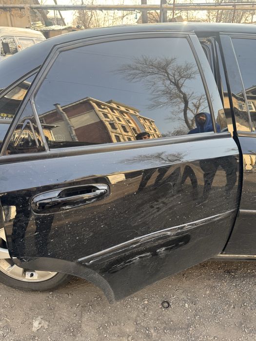 Jentra o'ng orqa eshik