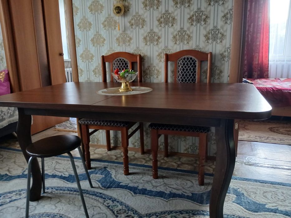 Продам стол со стульями