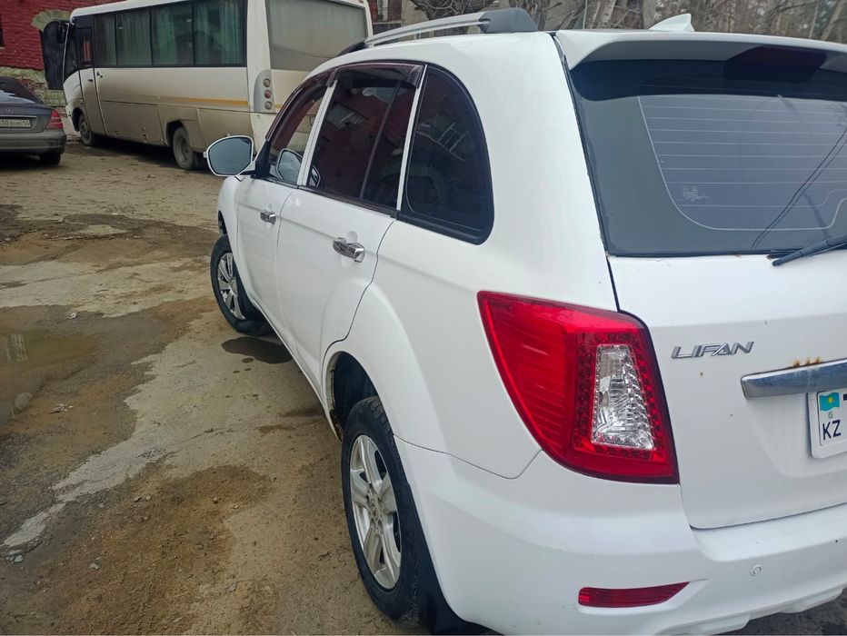 Автомобиль Lifan x60 срочно